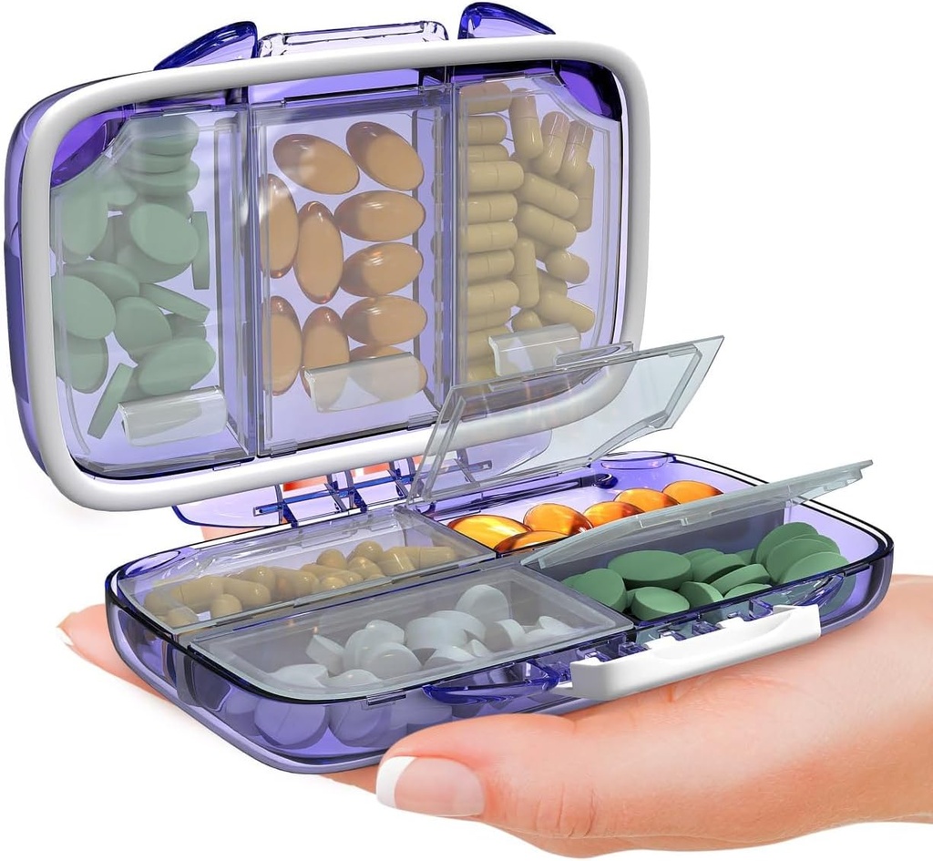 Organizador de píldoras de viaje - Moisture Proof Portable Vitamin Holder con 7 Compartments, Compact Supplement Case for Purse Essential Medicine Kit fot Traveling Pocket Pharmacy with Labels, Purple